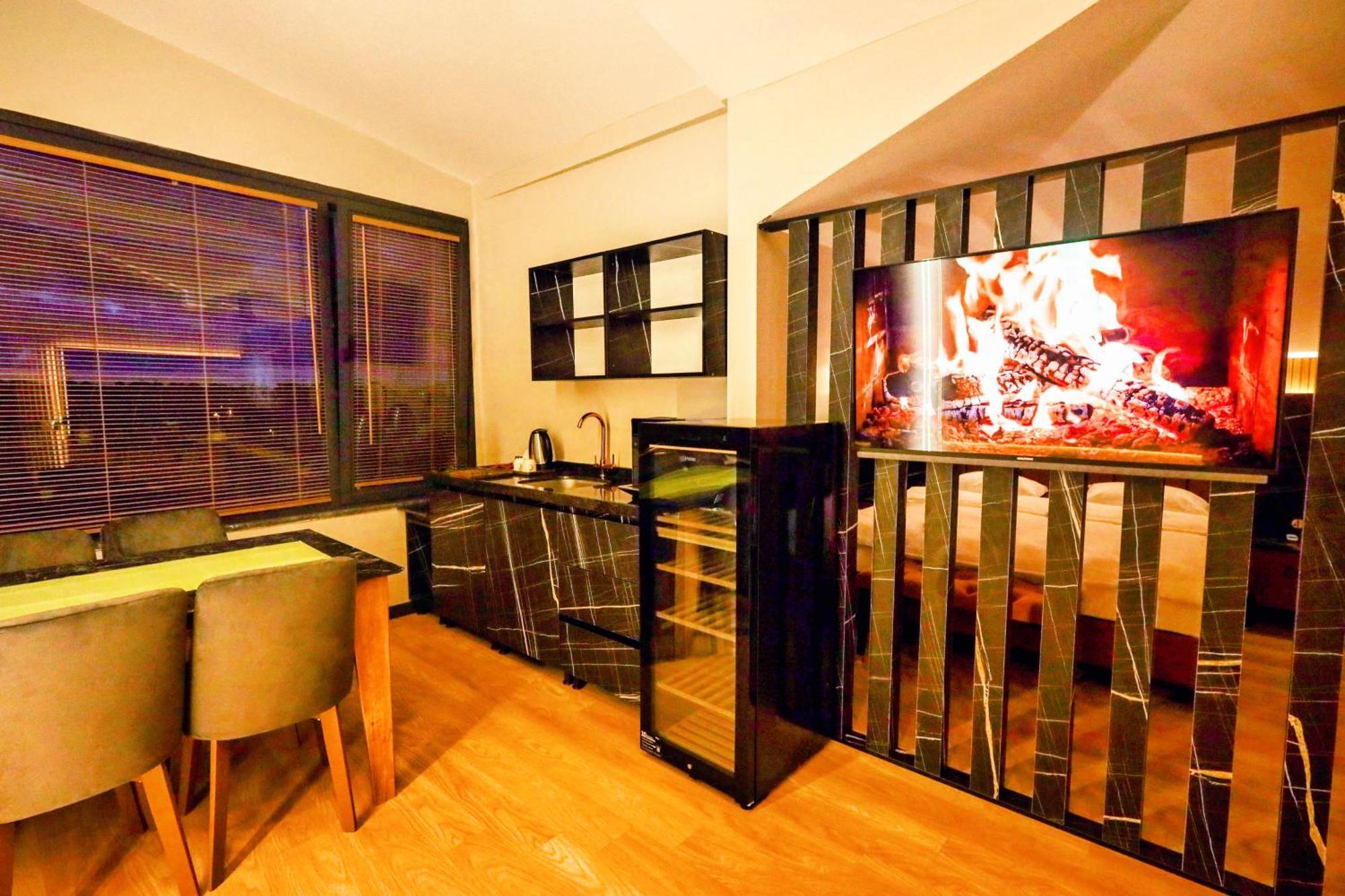 1314 Suite Hotel Istanbul Arnavutkoy Exteriör bild